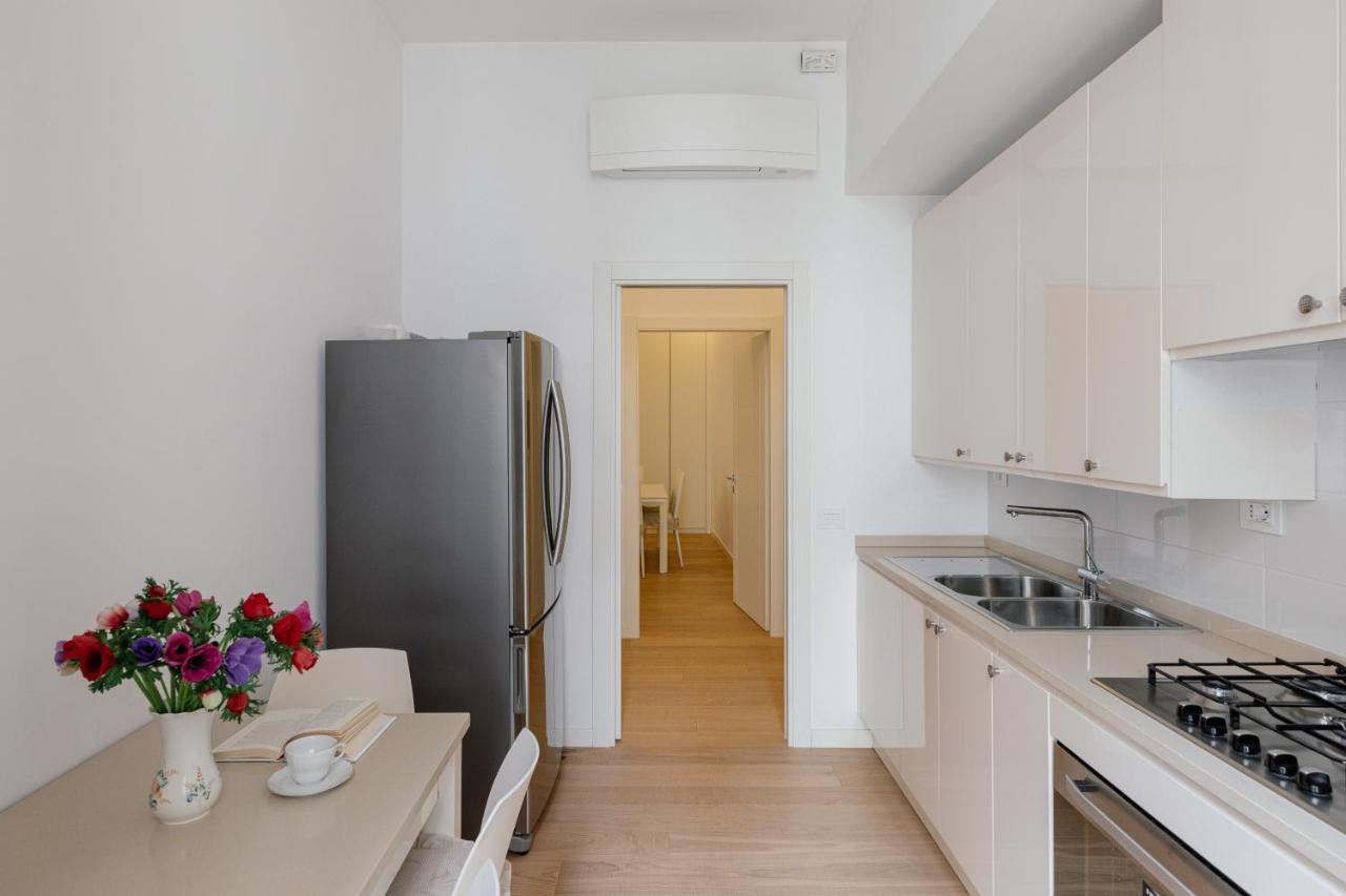 Tritone Minimal Apartment Rome Exterior photo